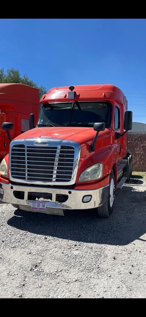 2017 Freightliner Cascadia Tractocamión 5ta rueda publicado en Expocamión — foto 2 de 5