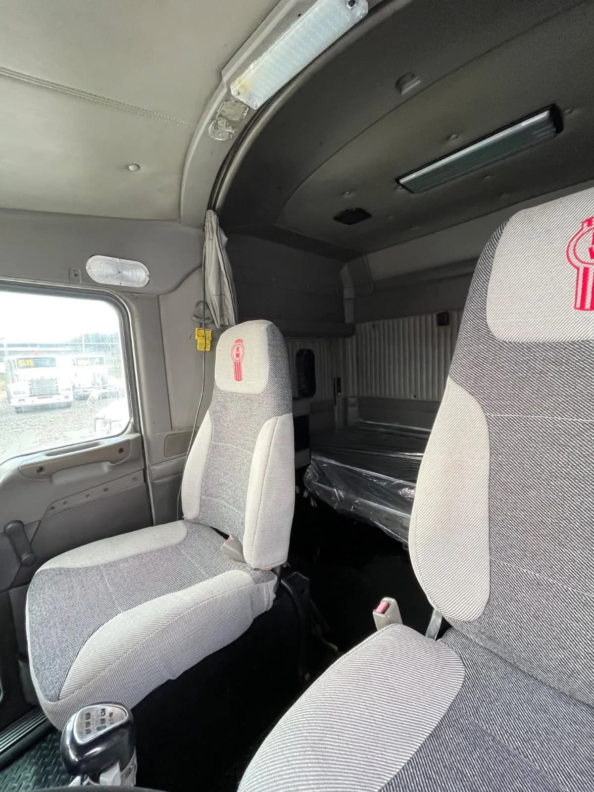 2015 Kenworth T680 Tractocamión 5ta rueda publicado en Expocamión — foto 2 de 7