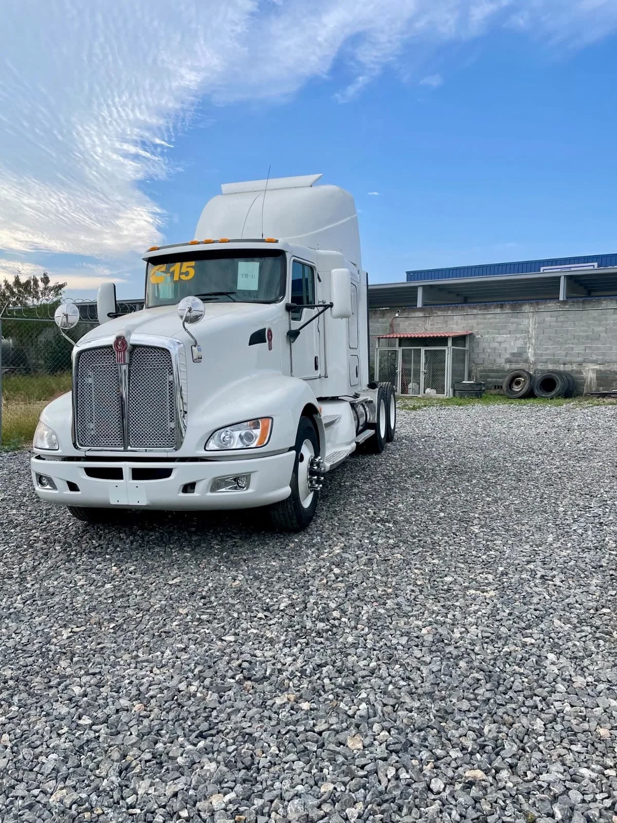 2015 Kenworth T680 Tractocamión 5ta rueda publicado en Expocamión — foto 4 de 7