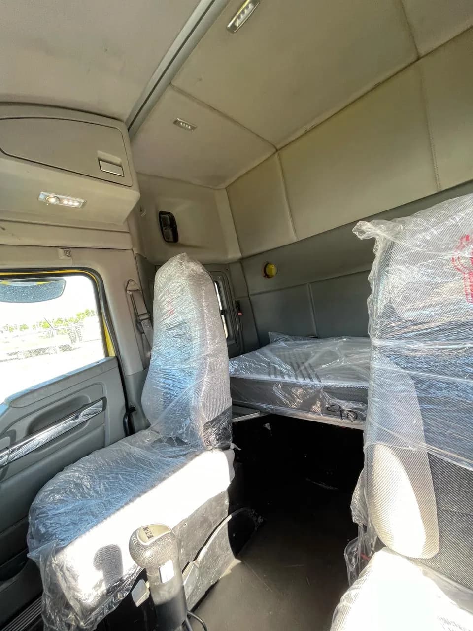 2015 Kenworth T680 Tractocamión 5ta rueda publicado en Expocamión — foto 2 de 9