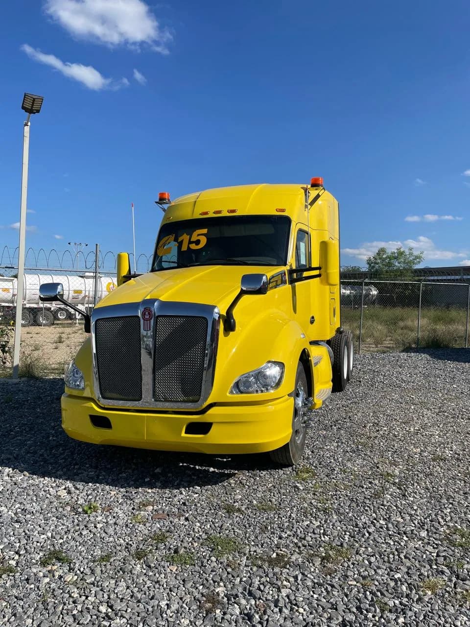 2015 Kenworth T680 Tractocamión 5ta rueda publicado en Expocamión — foto 8 de 9