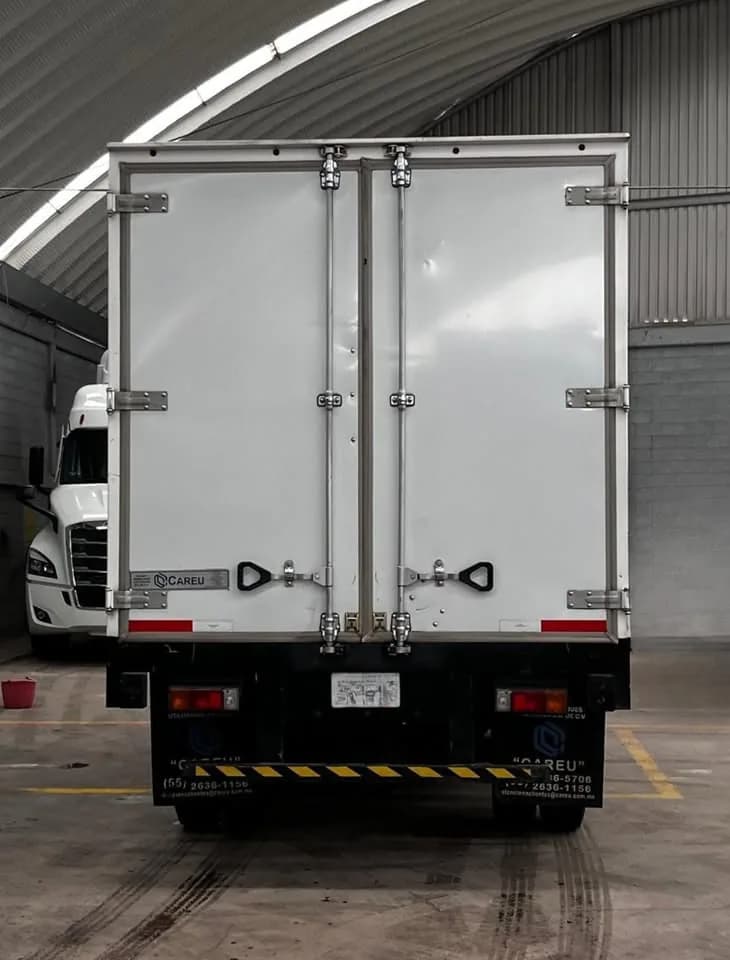 2023 Hino 300/716 Camioneta / Van publicado en Expocamión — foto 3 de 4