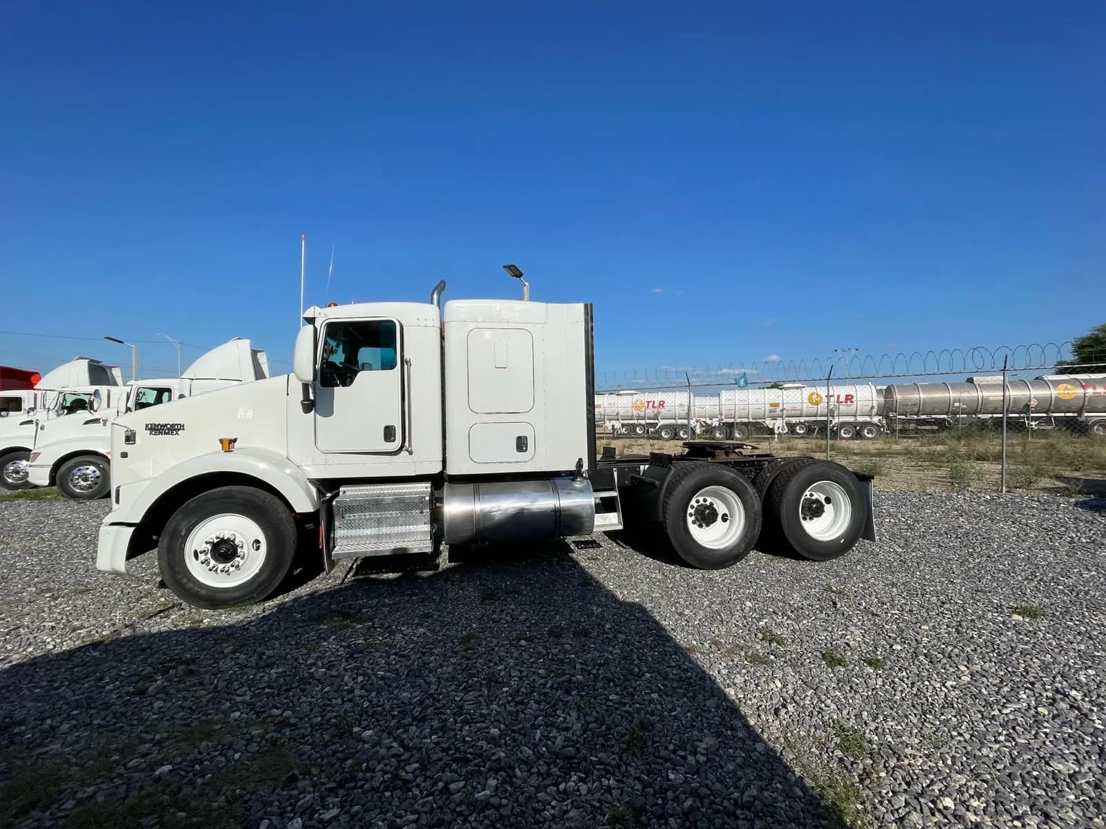 2015 Kenworth T800 Tractocamión 5ta rueda publicado en Expocamión — foto 9 de 12