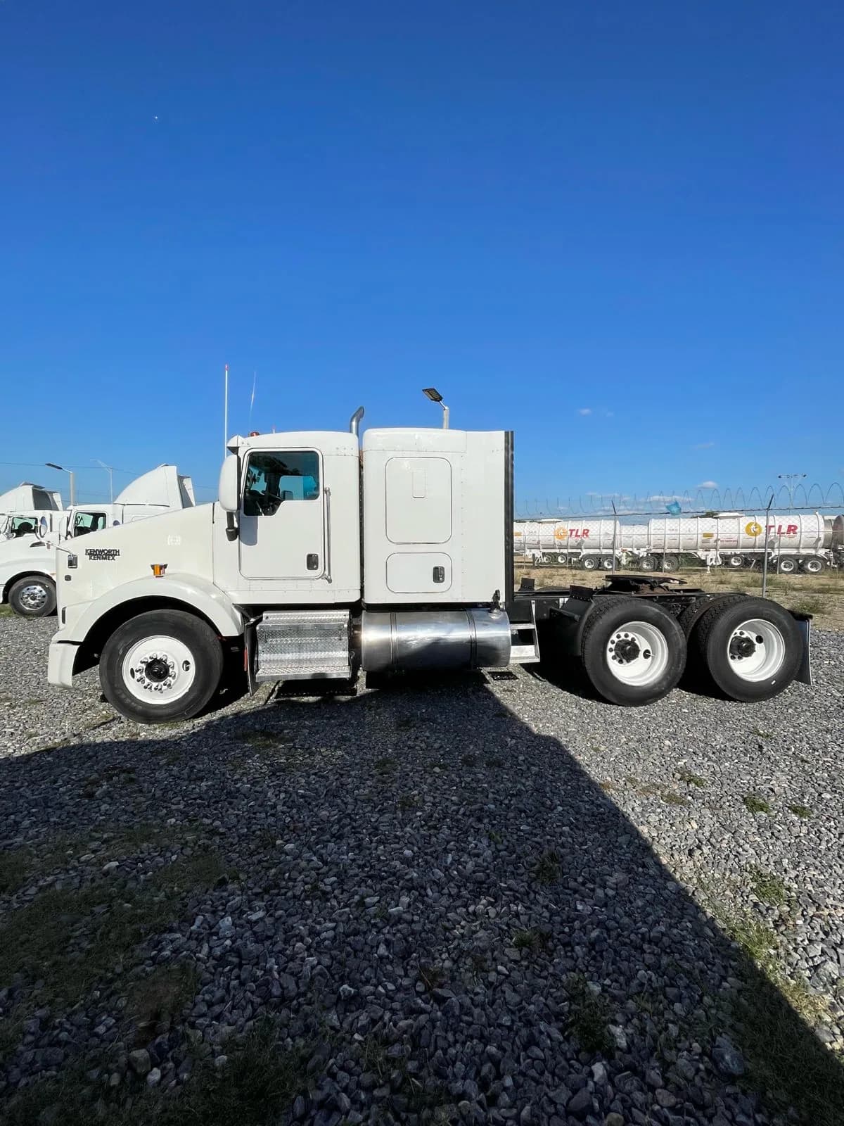 2015 Kenworth T800 Tractocamión 5ta rueda publicado en Expocamión — foto 10 de 12