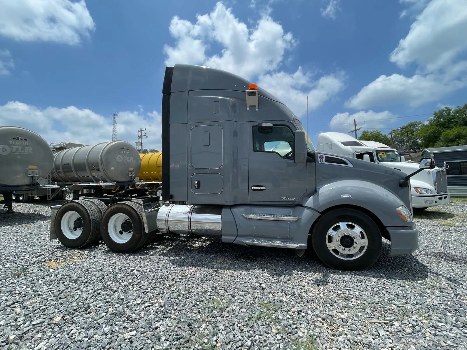 2015 Kenworth T680 Tractocamión 5ta rueda publicado en Expocamión — foto 5 de 10