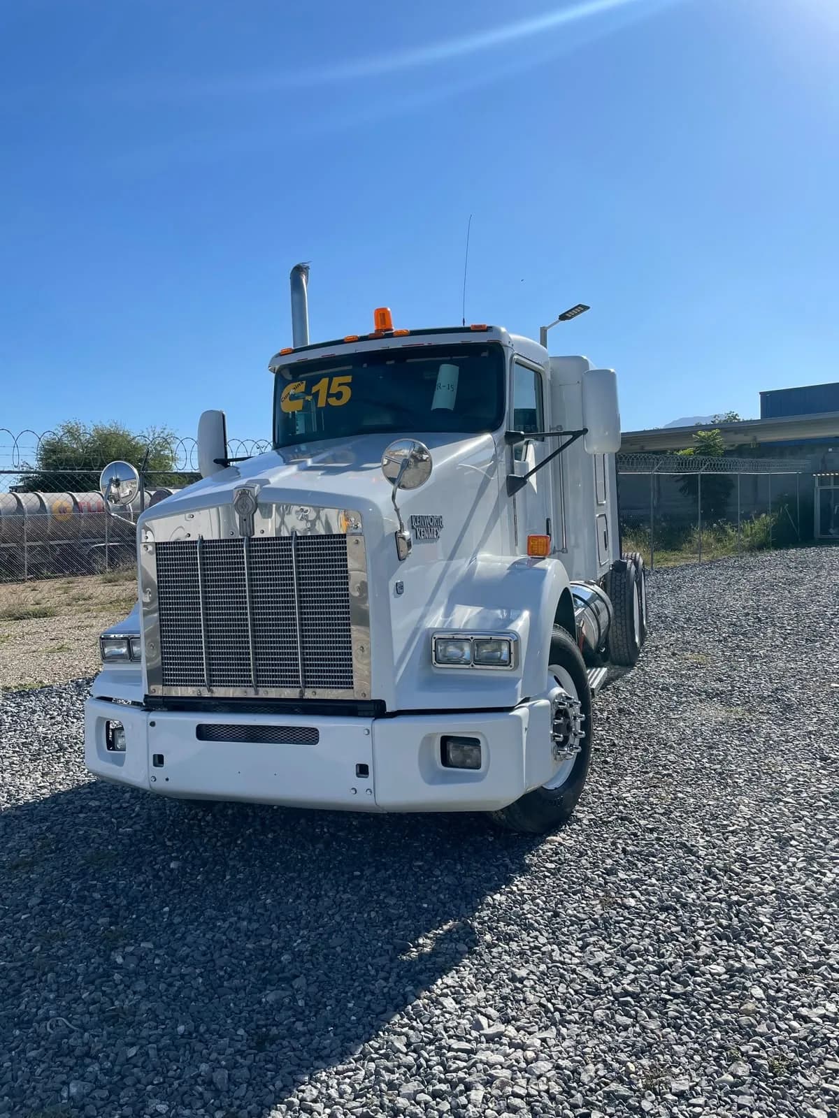 2015 Kenworth T800 Tractocamión 5ta rueda publicado en Expocamión — foto 1 de 5
