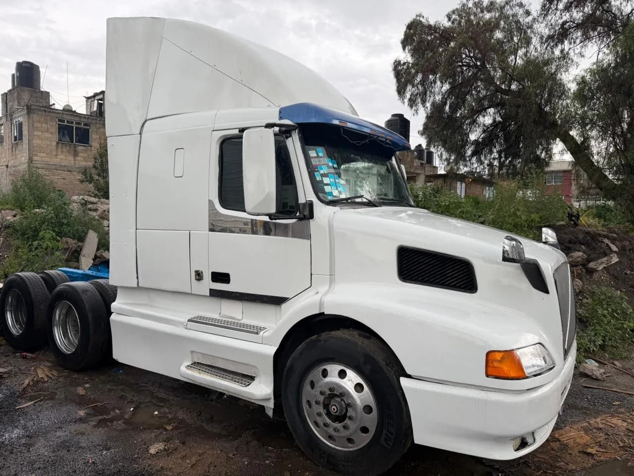 2000 Volvo Tractocamión 5ta rueda publicado en Expocamión — foto 6 de 6