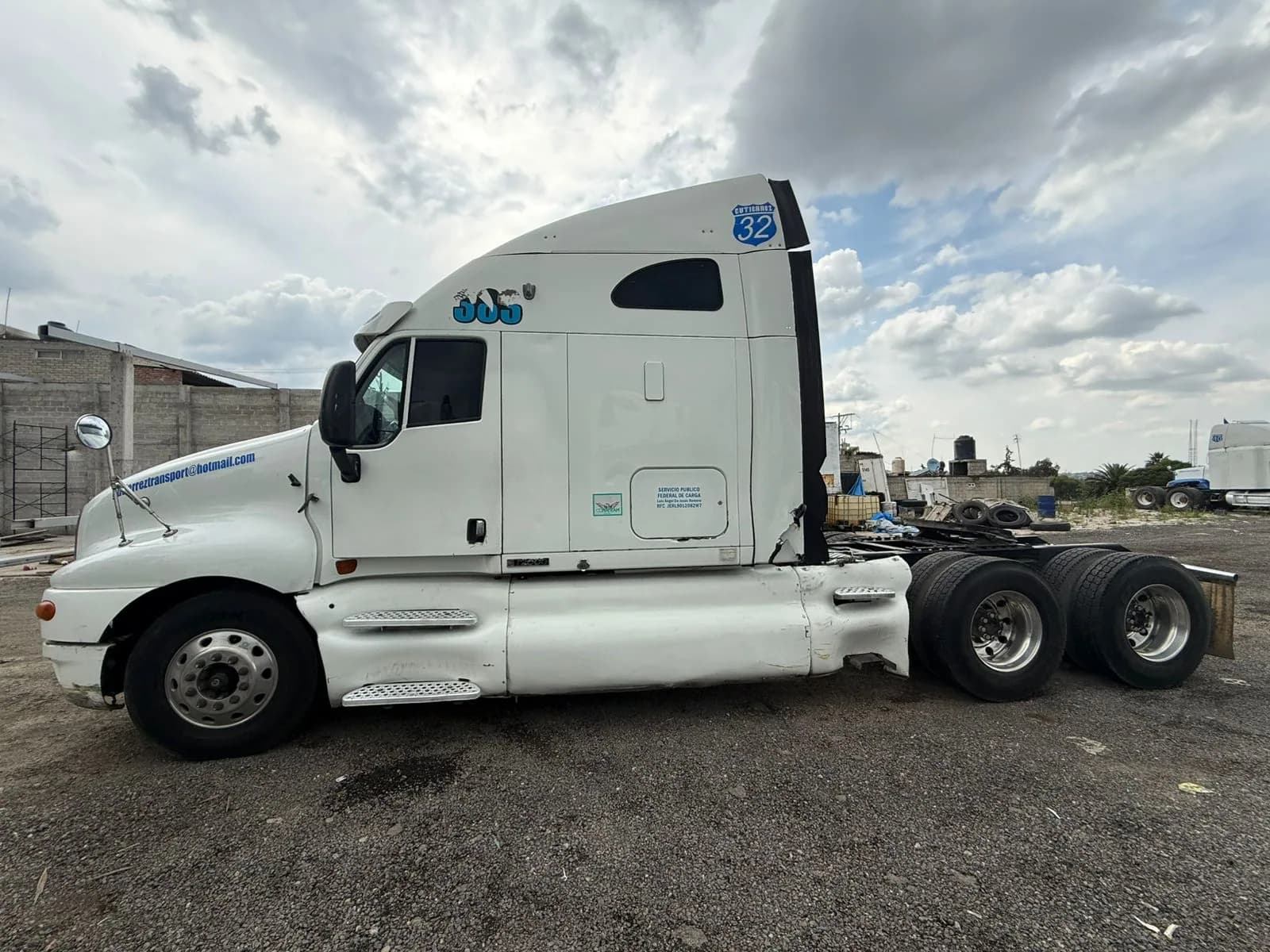 2009 Kenworth T2000 Tractocamión 5ta rueda publicado en Expocamión — foto 5 de 6