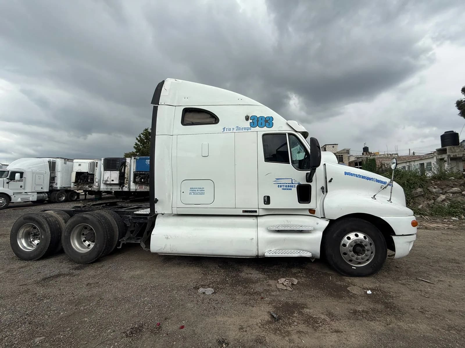 2009 Kenworth T2000 Tractocamión 5ta rueda publicado en Expocamión — foto 6 de 6