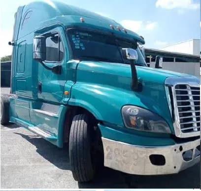 2015 Freightliner Cascadia 125 Tractocamión 5ta rueda publicado en Expocamión — foto 2 de 5