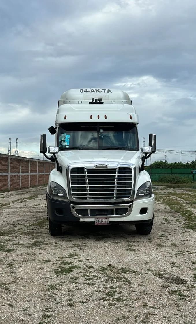2019 Freightliner Cascadia 125 Tractocamión 5ta rueda publicado en Expocamión — foto 3 de 6