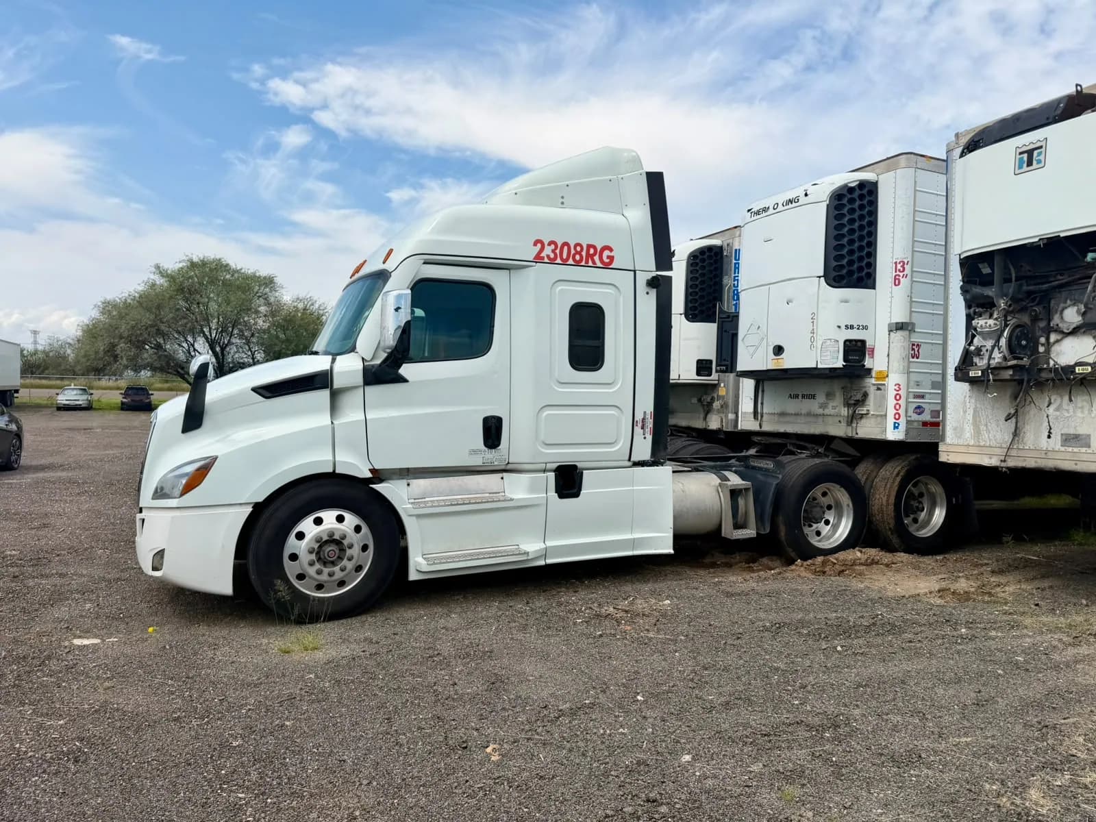2023 Freightliner Cascadia Tractocamión 5ta rueda publicado en Expocamión — foto 3 de 3
