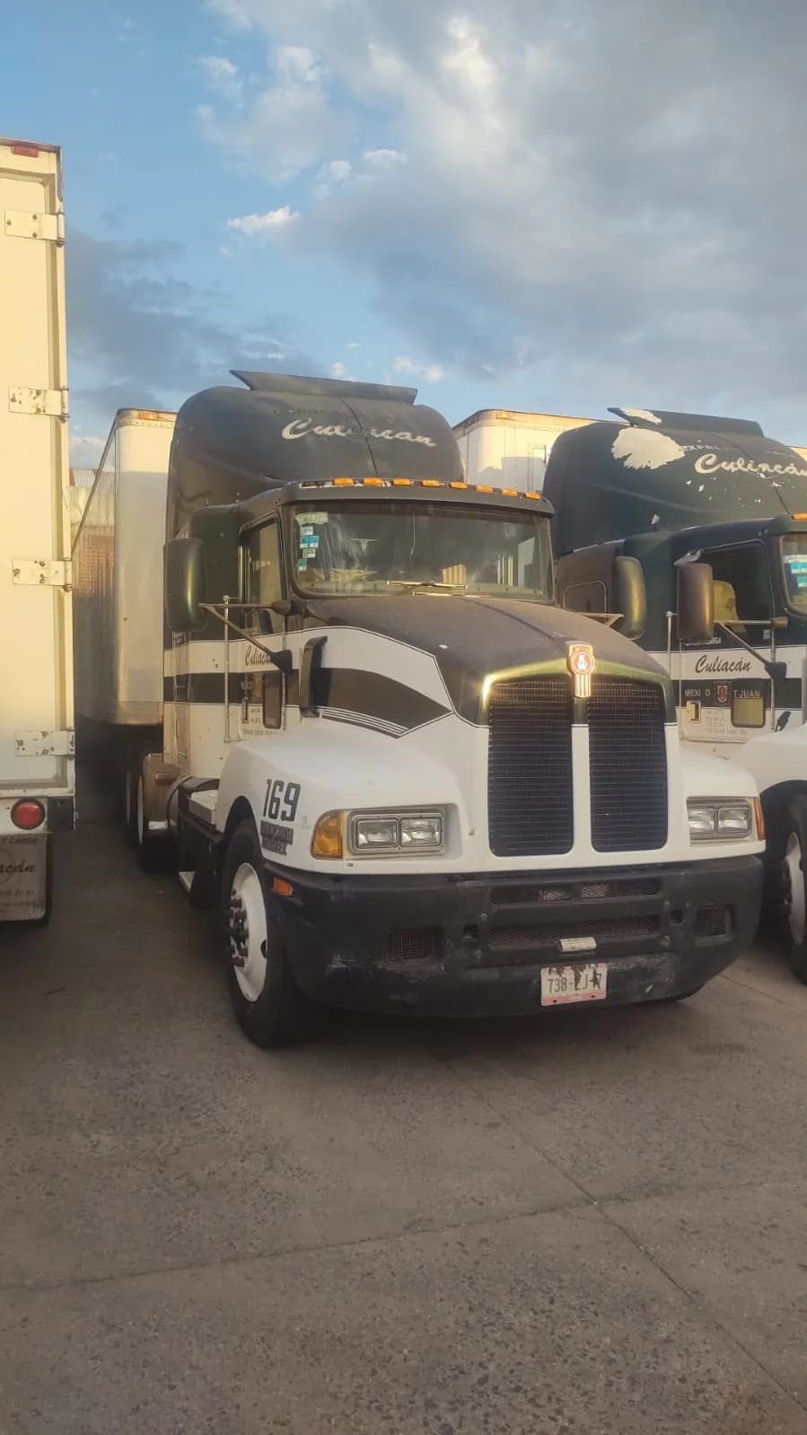 2007 Kenworth T600 Tractocamión 5ta rueda publicado en Expocamión — foto 1 de 7